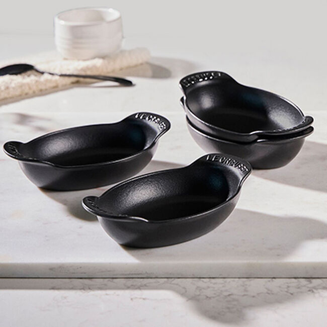 Le Creuset Cast Iron Gourmet Set of 4 Mini Oval Casserole Bakers 15cm Matte Black image number 5